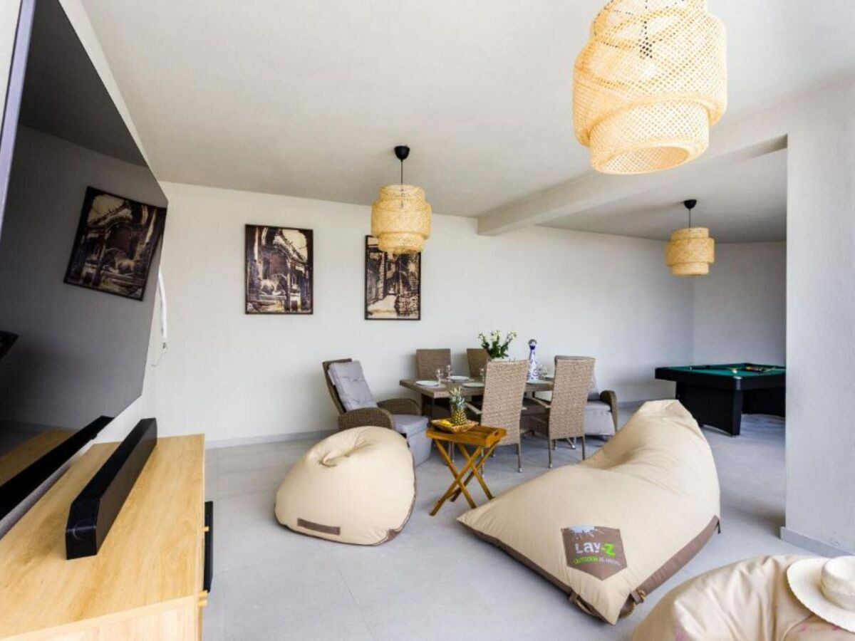 Apartment Three-Bedroom Penthouse Apartment - Features photo 4