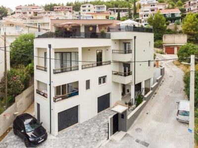 Apartment Three-Bedroom Penthouse Apartment - Outdoor photo 3