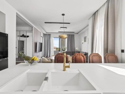 Apartment Three-Bedroom Penthouse Apartment - Features photo 8