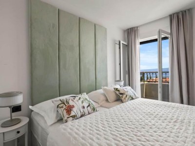 Apartment Three-Bedroom Penthouse Apartment - Features photo 12