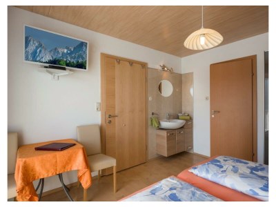 Holiday room Doppelzimmer Kaiserblick mit Dusche und WC - Features photo 18