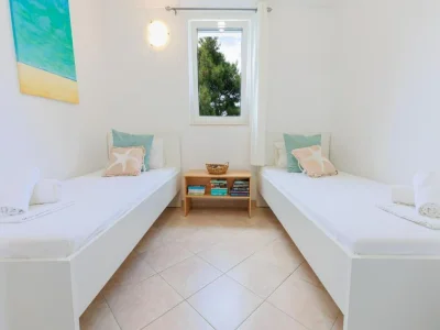 Apartment Lumbarda Resort Apartments - Comfort Two-Bedroom Apartment F5 - Features photo 14