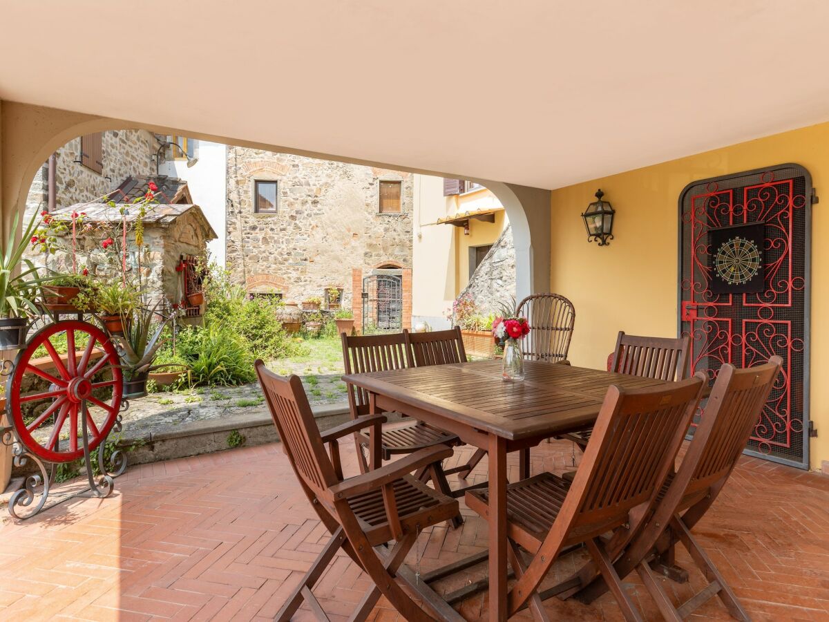 Villa Holiday Home in Tuscany with Stunning Views - Outdoor photo 2