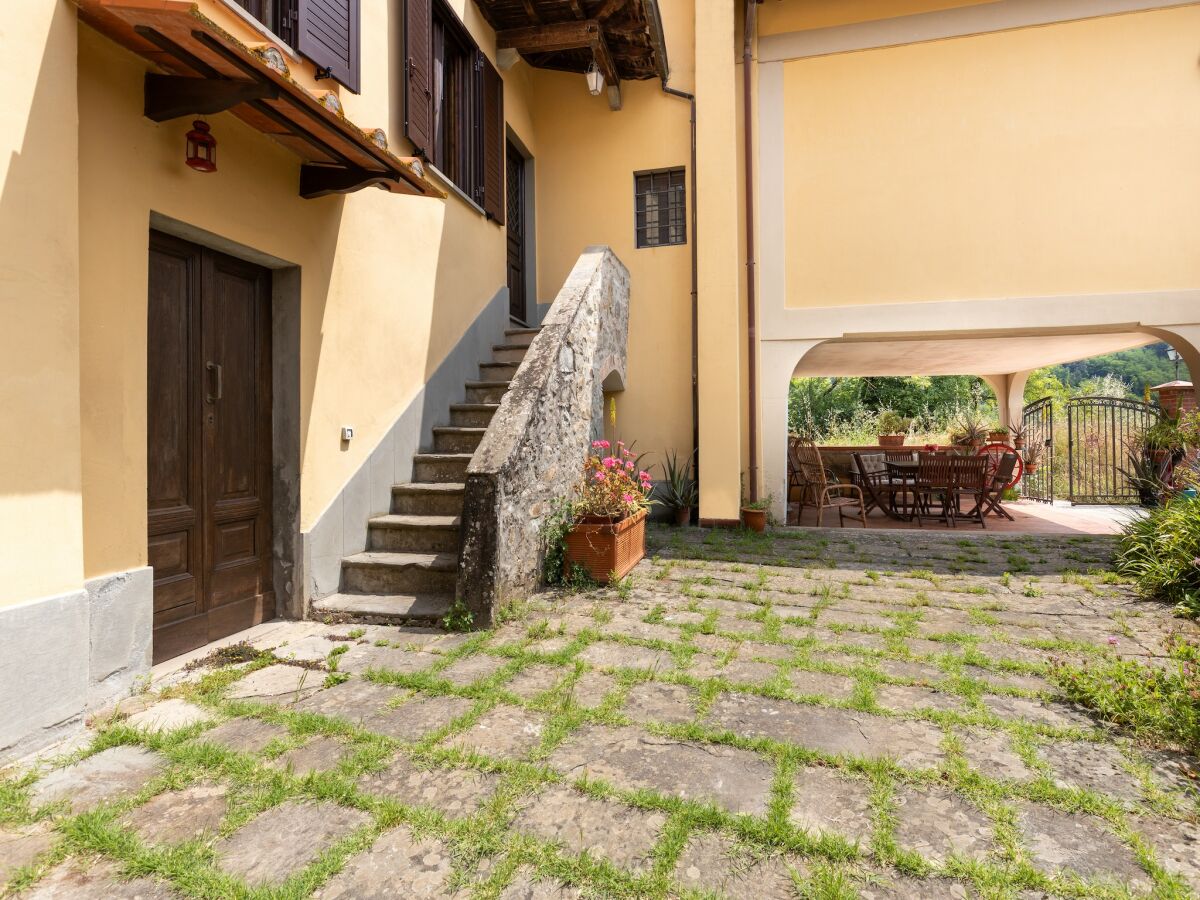 Villa Holiday Home in Tuscany with Stunning Views - Outdoor photo 5