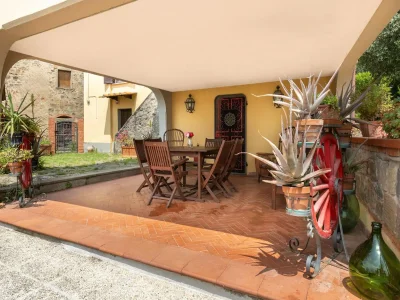 Villa Holiday Home in Tuscany with Stunning Views in Marliana - Villa