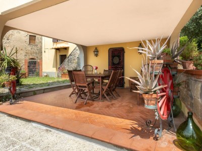 Villa Holiday Home in Tuscany with Stunning Views - Outdoor photo 4