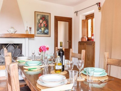 Villa Holiday Home in Tuscany with Stunning Views - Features photo 11