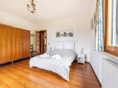 Villa Holiday Home in Tuscany with Stunning Views - Features photo 29