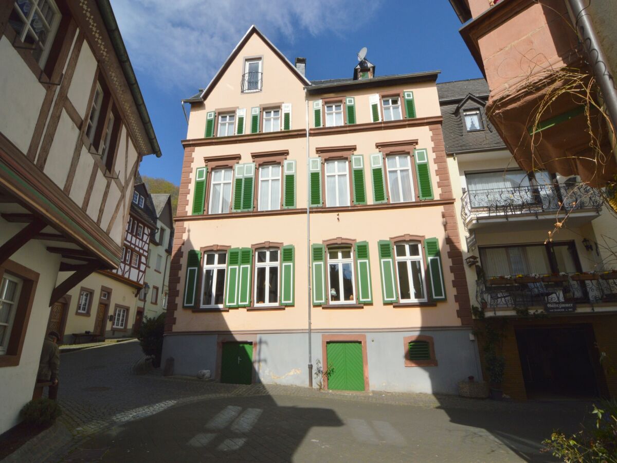 Holiday house Bemerkenswertes Ferienhaus in Ürzig - Outdoor photo 3