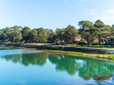 Holiday park Holiday Home in Mauroux with Pools & Vineyards - Environment photo 26