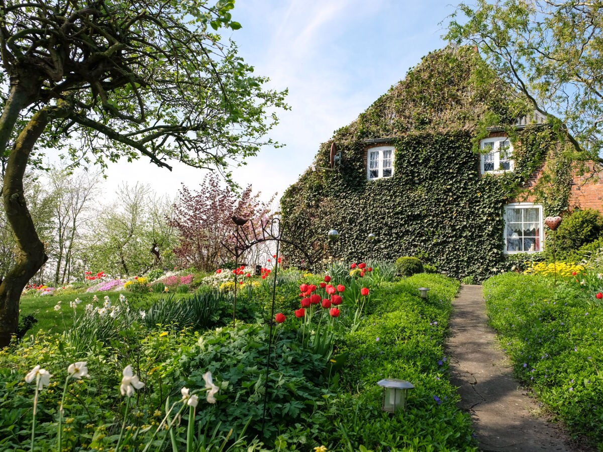 Holiday house "Ferienwarft 'Elisabeth'" - Outdoor photo 2