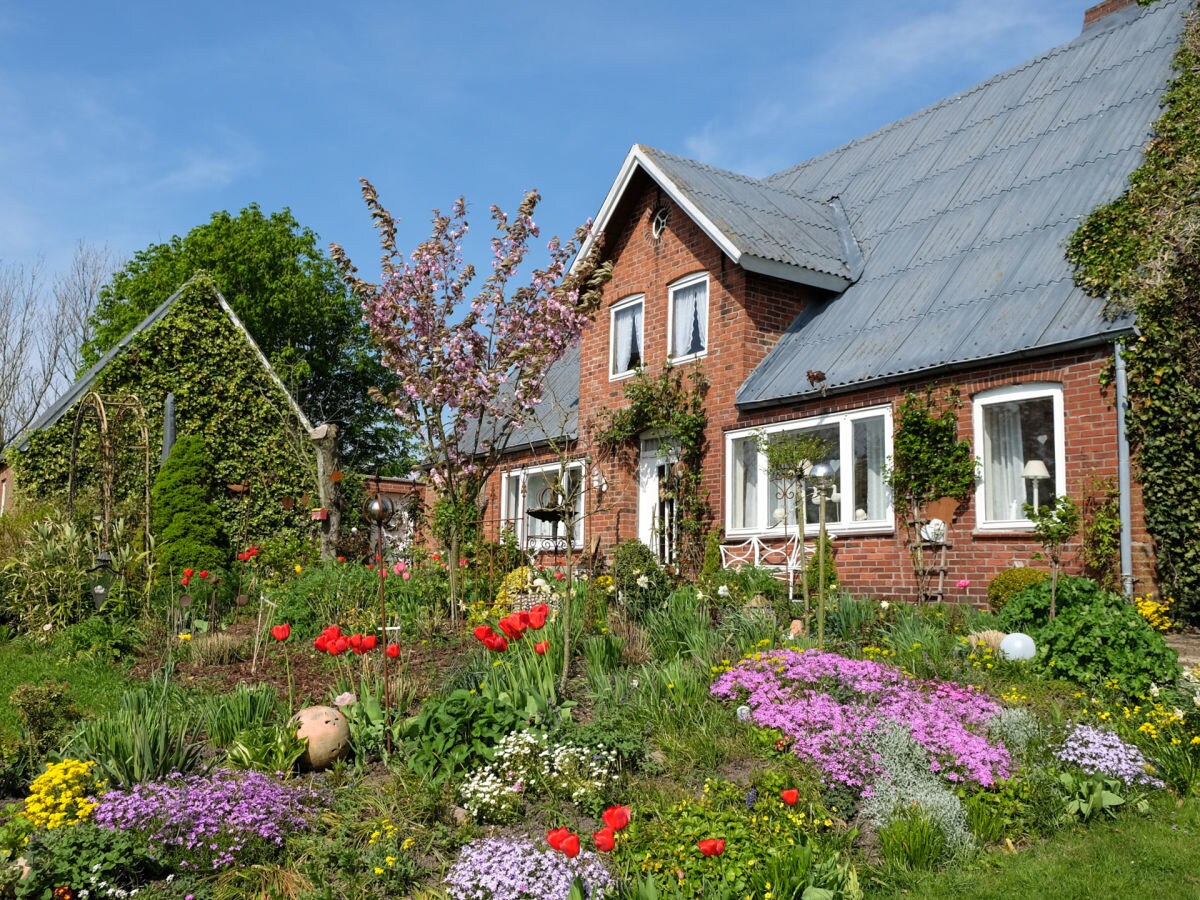 Holiday house "Ferienwarft 'Elisabeth'" - Outdoor photo 5
