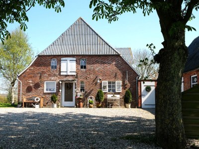 Holiday house "Ferienwarft 'Elisabeth'" - Outdoor photo 6