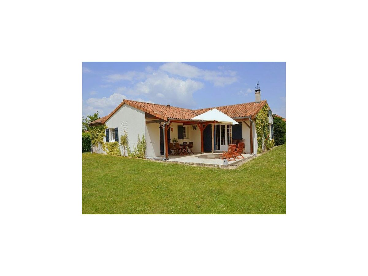 Holiday park Villa in France with Pool and Private Garden