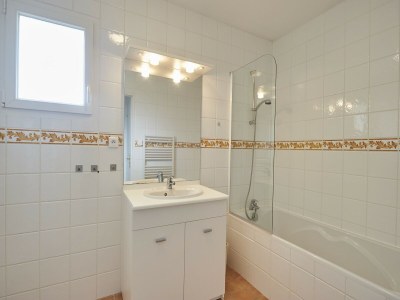 Holiday park Villa in France with Pool and Private Garden - Features photo 7