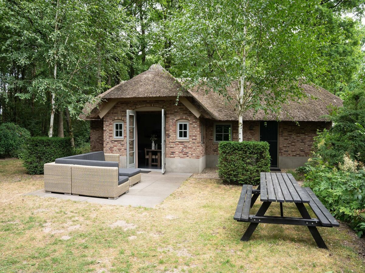 Holiday house Farmhouse in Veluwe with Sauna and Nature Views - Outdoor photo 5