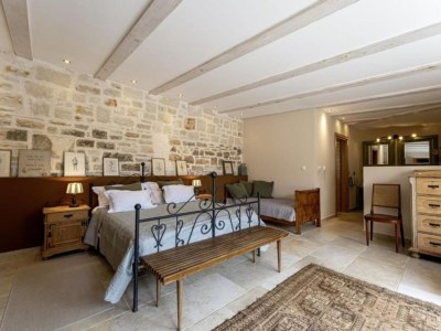 Villa Poolside Grand Retreat Villa - Features photo 30