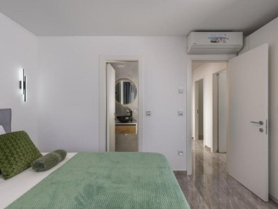 Apartment Charming Apartment Island Krk - Three Bedroom Apartment - Features photo 14