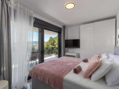 Apartment Charming Apartment Island Krk - Three Bedroom Apartment - Features photo 21