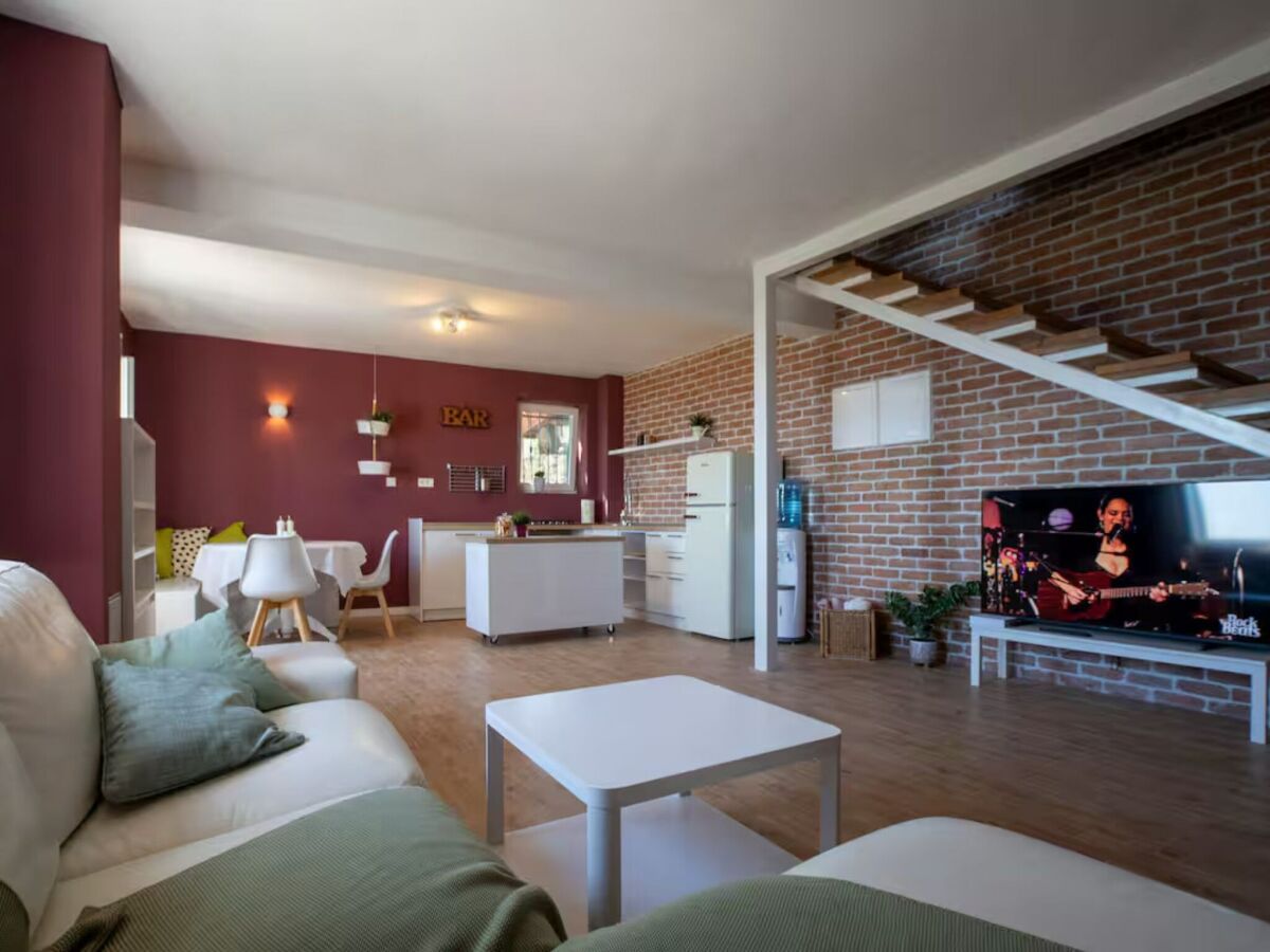 Holiday house Stone House Bay View Kaštela - Two Bedroom House with Pool - Features photo 4