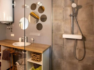 Holiday house Stone House Bay View Kaštela - Two Bedroom House with Pool - Features photo 11