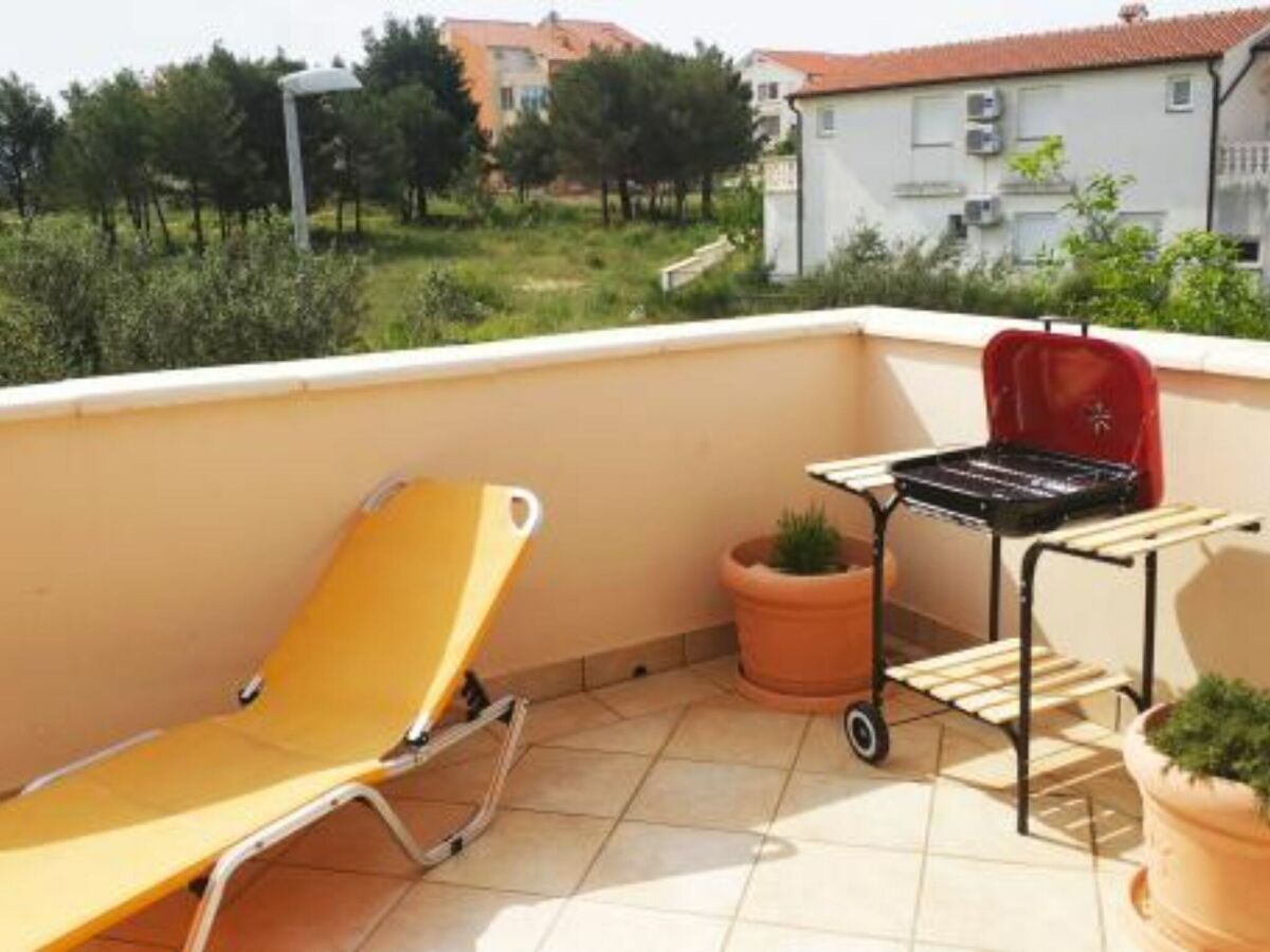 Apartment Apartments Dea & Paula - Classic Two Bedroom Apartment with Terrace - Outdoor photo 3