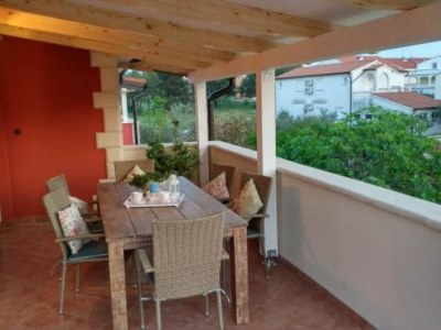 Apartment Apartments Dea & Paula - Classic Two Bedroom Apartment with Terrace - Outdoor photo 6