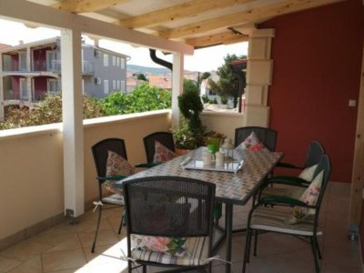 Apartment Apartments Dea & Paula - Classic Two Bedroom Apartment with Terrace - Outdoor photo 7