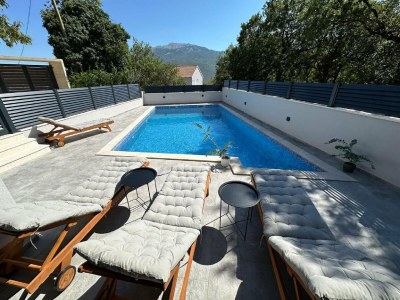 Apartment Two Bedroom Apartment with Terrace and Swimming pool - Outdoor photo 39