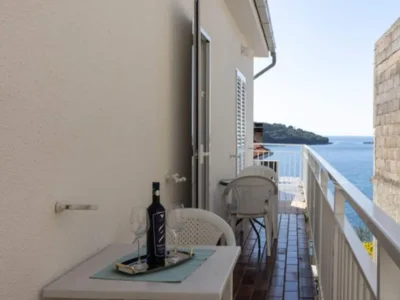 Apartment Apartments Ane - Studio Apartment with terrace 2 in Molunat - Apartment