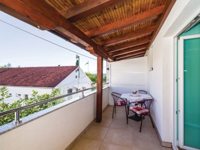 Holiday house Holiday Home Villa Ksenija - Six Bedroom Holiday Home with Pool in Galovac - Holiday house