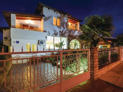 Holiday house Holiday Home Villa Ksenija - Six Bedroom Holiday Home with Pool - Outdoor photo 10