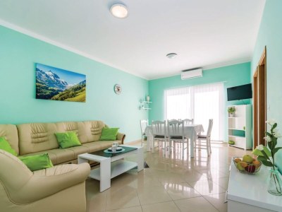 Holiday house Holiday Home Villa Ksenija - Six Bedroom Holiday Home with Pool - Features photo 17