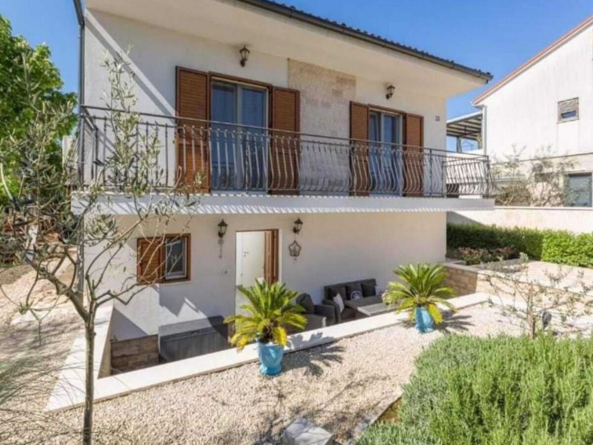 Apartment Two Bedroom Apartment with Terrace - Outdoor photo 2