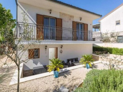 Apartment Two Bedroom Apartment with Terrace - Outdoor photo 2