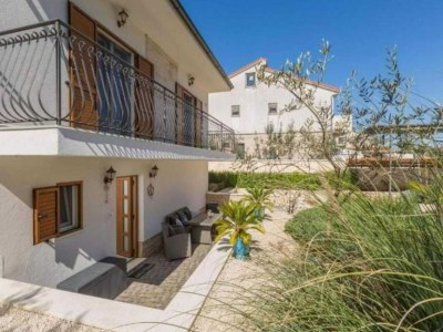 Apartment Two Bedroom Apartment with Terrace - Outdoor photo 6