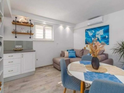 Apartment Two Bedroom Apartment with Terrace - Features photo 16