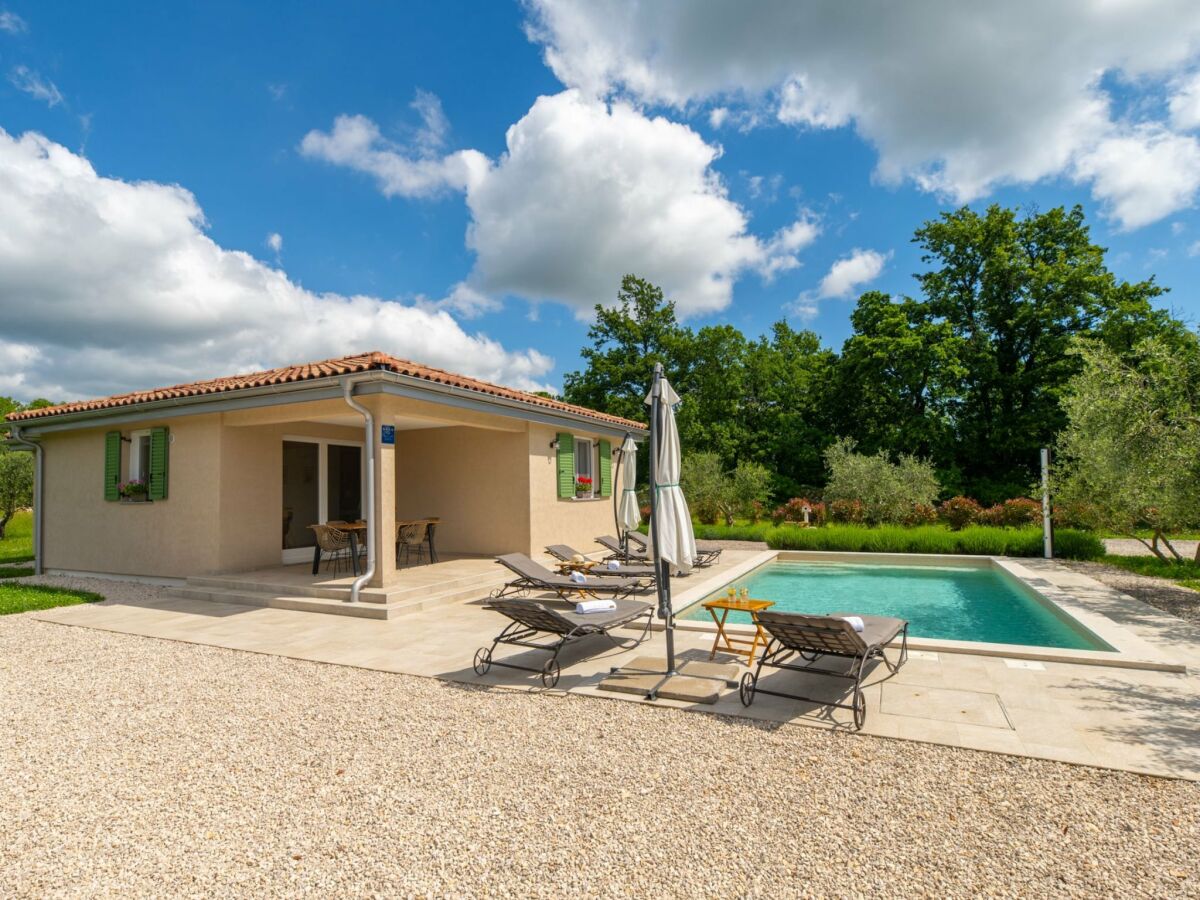 Holiday house Holiday Home Milevoj - Three Bedroom Holiday Home - Outdoor photo 3