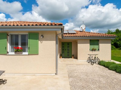 Holiday house Holiday Home Milevoj - Three Bedroom Holiday Home - Outdoor photo 4