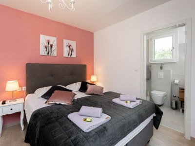 Holiday house Holiday Home Milevoj - Three Bedroom Holiday Home - Features photo 31