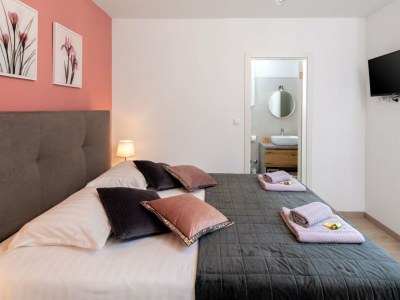 Holiday house Holiday Home Milevoj - Three Bedroom Holiday Home - Features photo 33