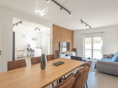 Holiday house Holiday Home Iva - Three Bedroom Holiday Home - Features photo 8