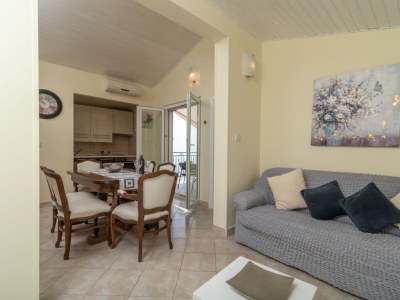 Apartment Apartment Villa Daniela - Three Bedroom Apartment with Terrace - Features photo 29