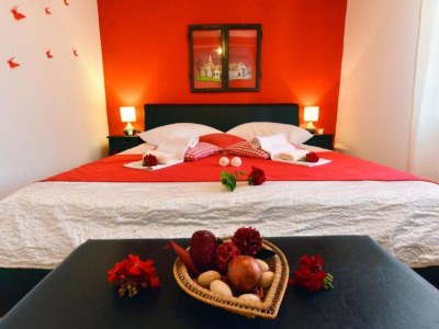 Holiday house Three Bedroom Holiday Home with Private Pool - Features photo 24