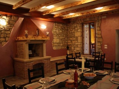 Holiday house Three Bedroom Holiday Home with Private Pool - Features photo 30