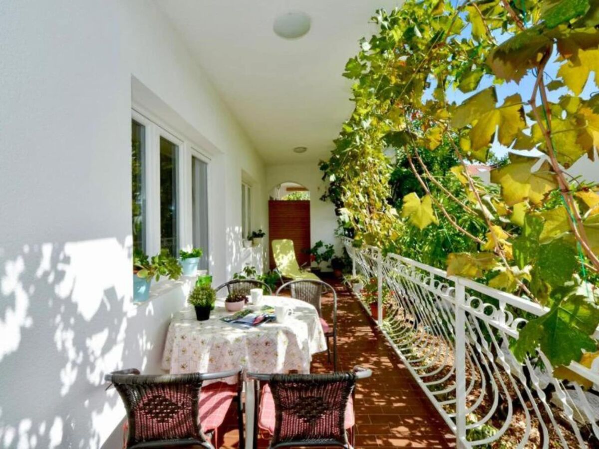 Apartment Apartments Nina - One Bedroom Apartment with Balcony A2 - Outdoor photo 2