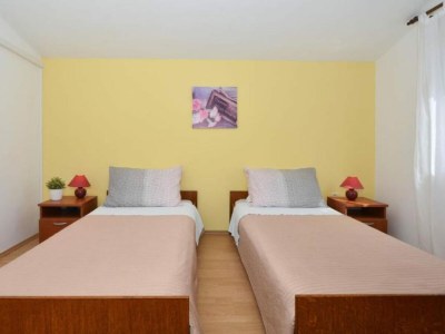 Apartment Apartments Nina - Two Bedroom Apartment with Balcony A3 - Features photo 15