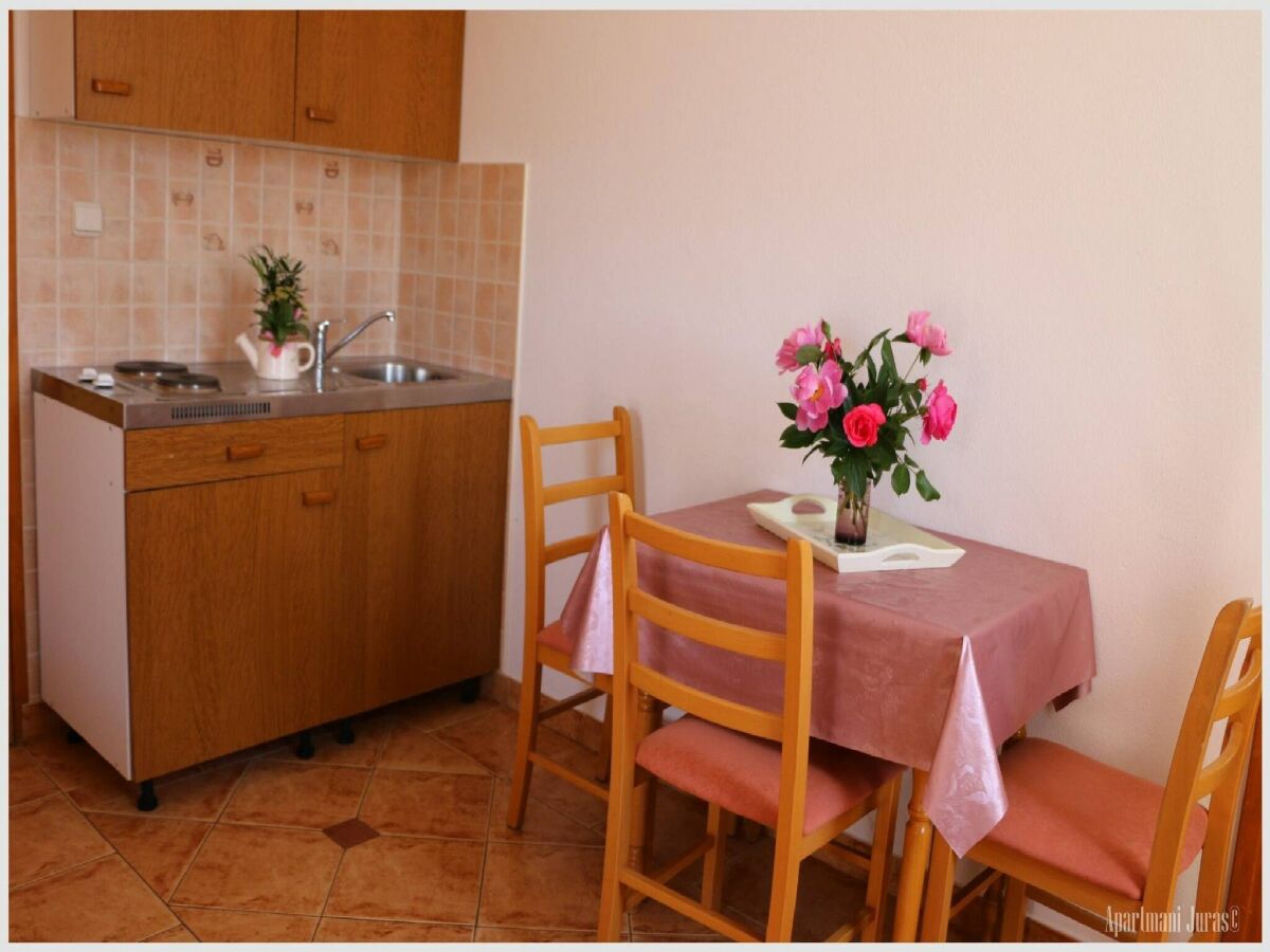 Apartment Apartments Juras - Studio Apartment with Balcony and Side Sea View (Tea) - Features photo 5