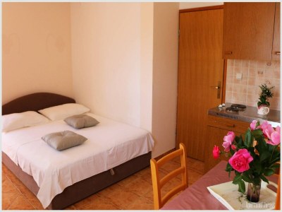 Apartment Apartments Juras - Studio Apartment with Balcony and Side Sea View (Tea) - Features photo 6