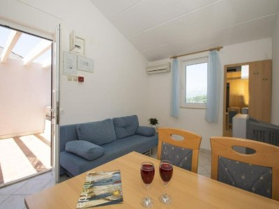 Apartment Lumbarda Resort Apartments - Standard One-Bedroom Apartment  A1 - Features photo 10